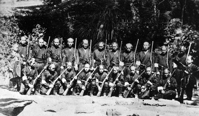 Truppa di soldati giapponesi, c.1860 da Japanese Photographer